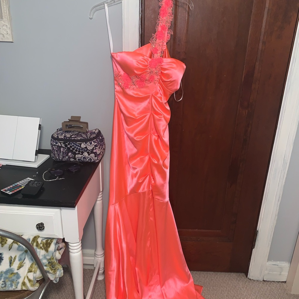 Size 6 pink prom dress